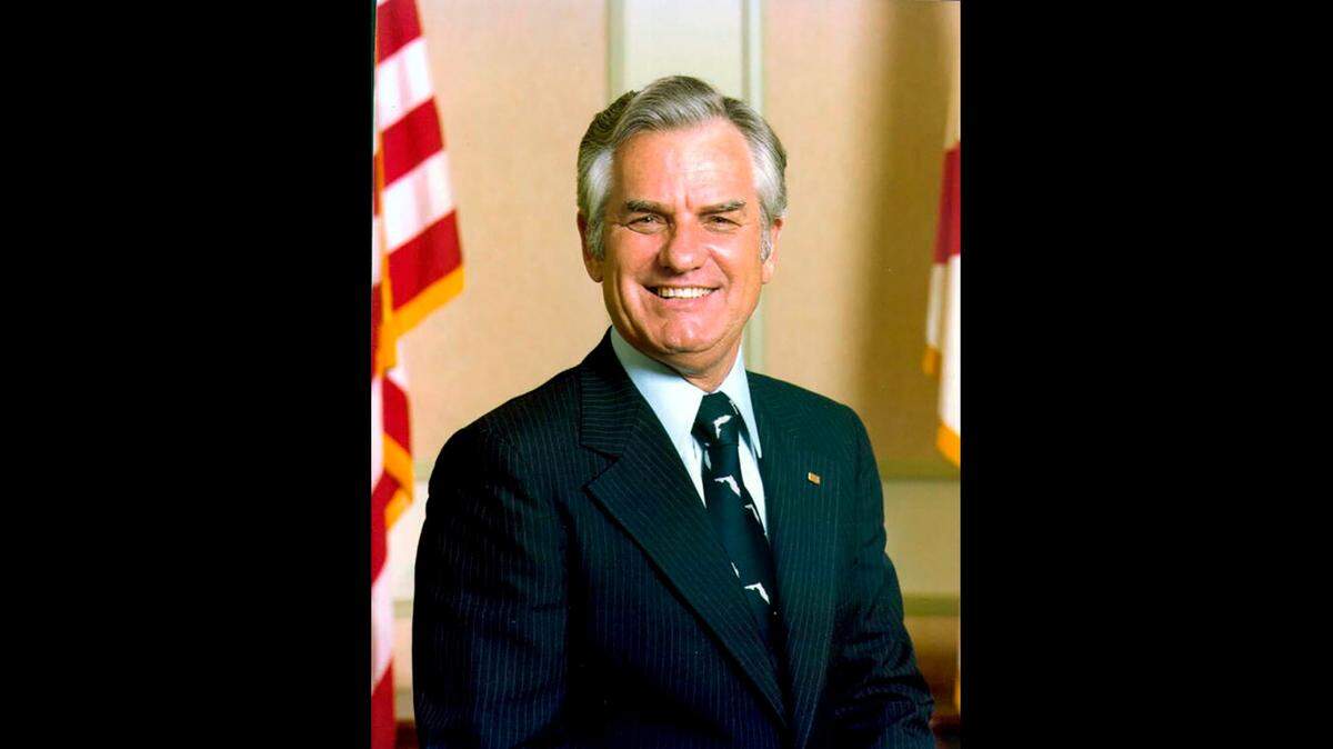 Former Florida governor and lieutenant governor Wayne Mixson died Wednesday, July 8, 2020, in Tallahassee. This photo is from 1987.