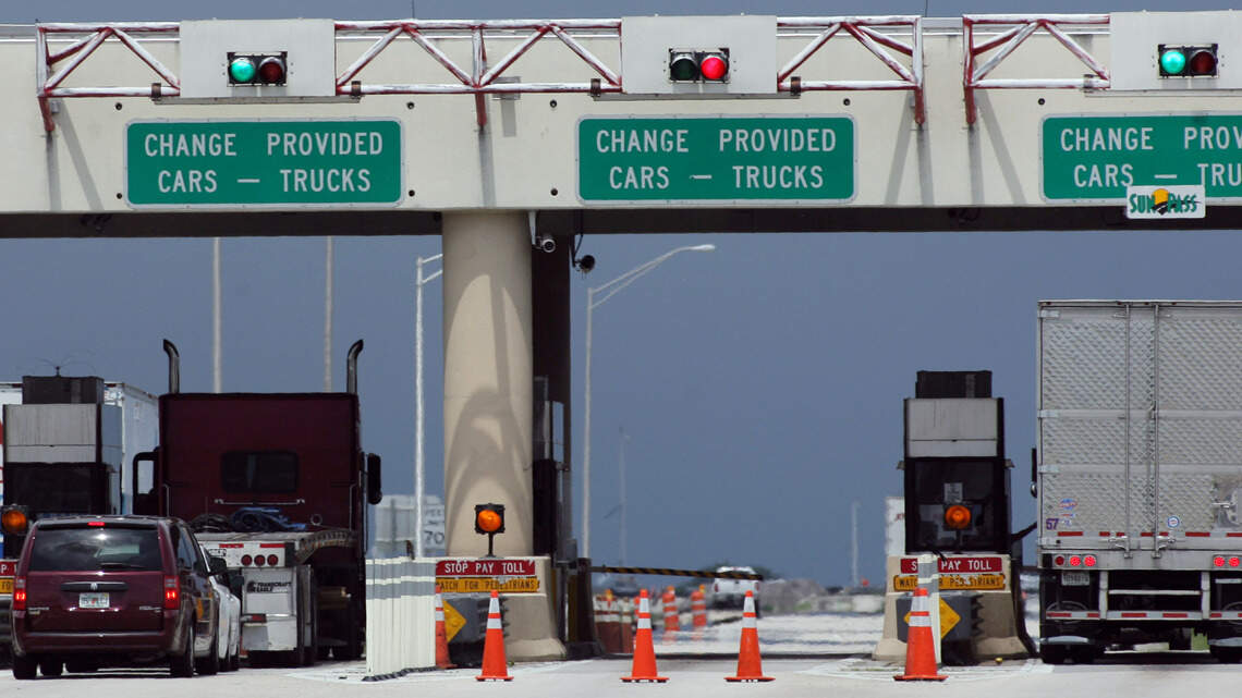 Can you pay cash to cross Alligator Alley? What to know about change