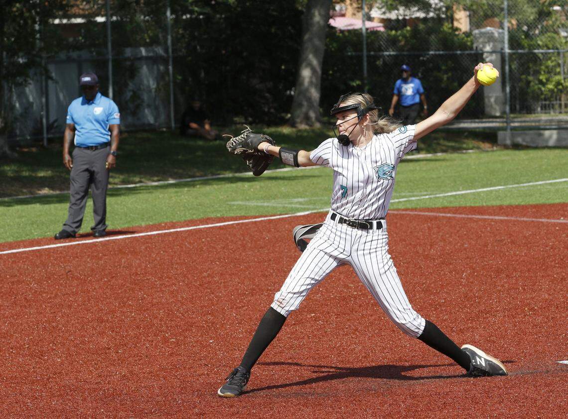 Coral Reef Barracudas pitcher Quinley Wylie (7) throws the ball against Goleman Gators during GMAC softball championship game on Friday, April 17, 2026 at JC Bermudez HS in Doral. Andrew Uloza / for Miami Herald