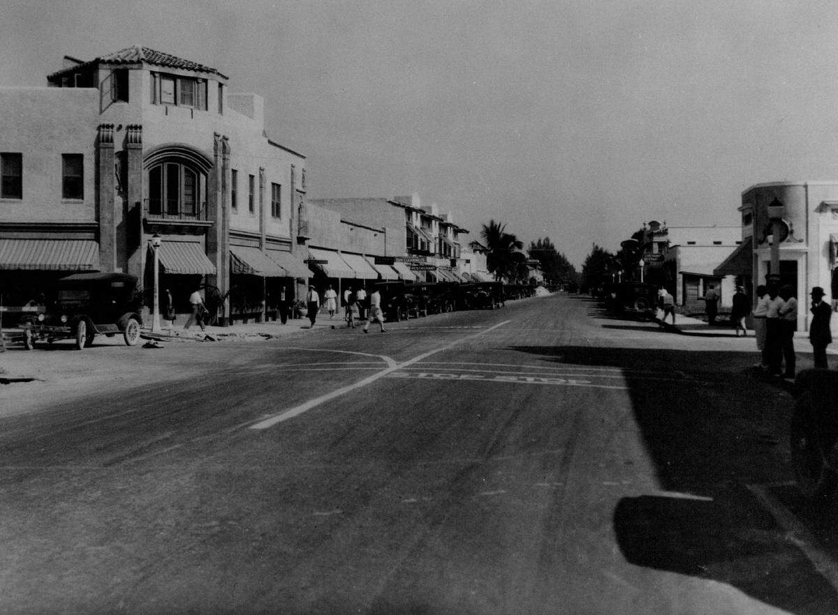 Collins Avenue, looking north from below fifth Street.