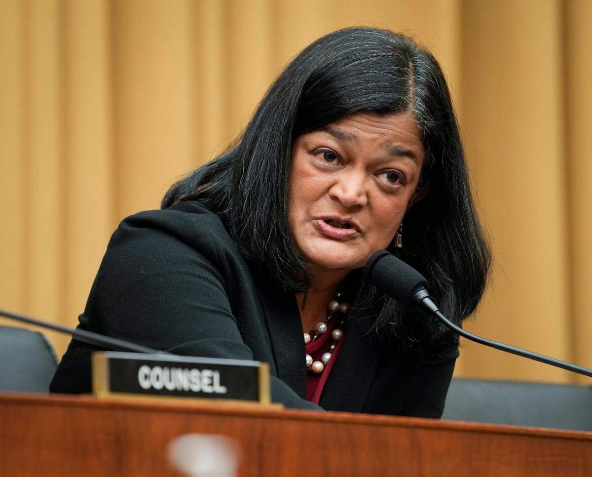 La congresista Pramila Jayapal, demócrata del estado de Washington