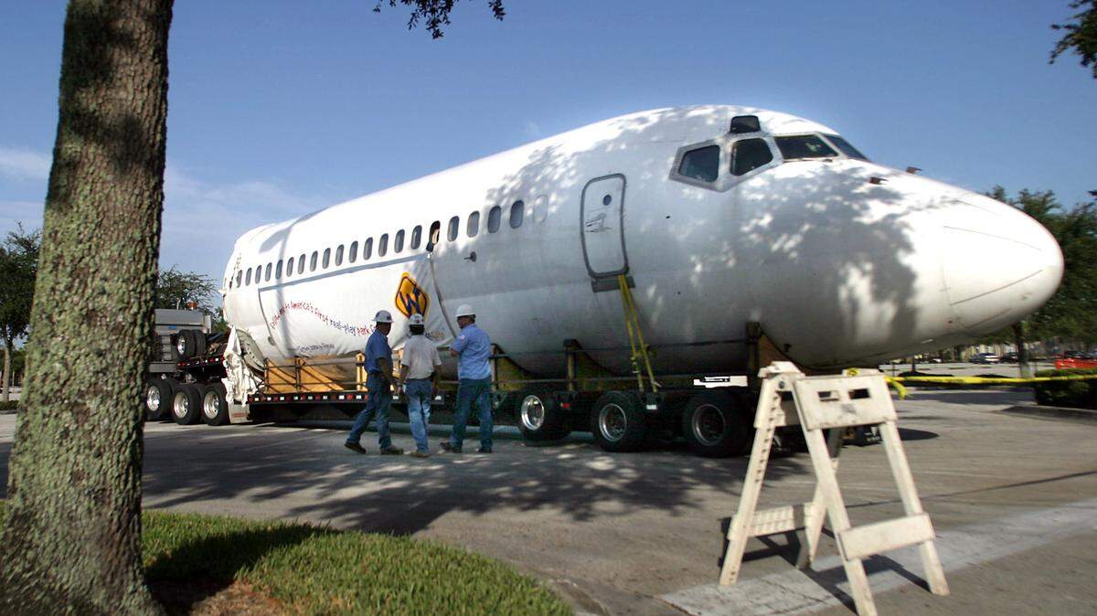 Spirit Airlines had a theme park ride? 5 things to know about the doomed company