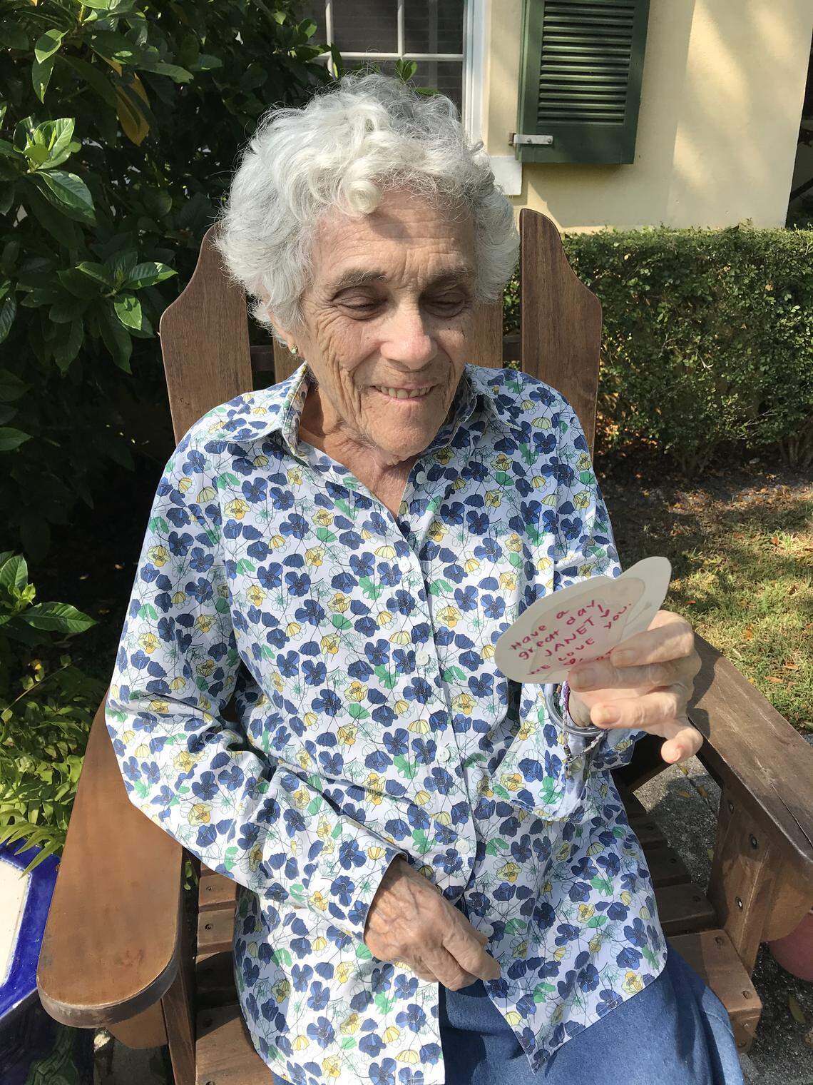 Bay Oaks resident Janet Liedeker holds a drawing from a young artist sent to her as part of the Hearts Passion Project.