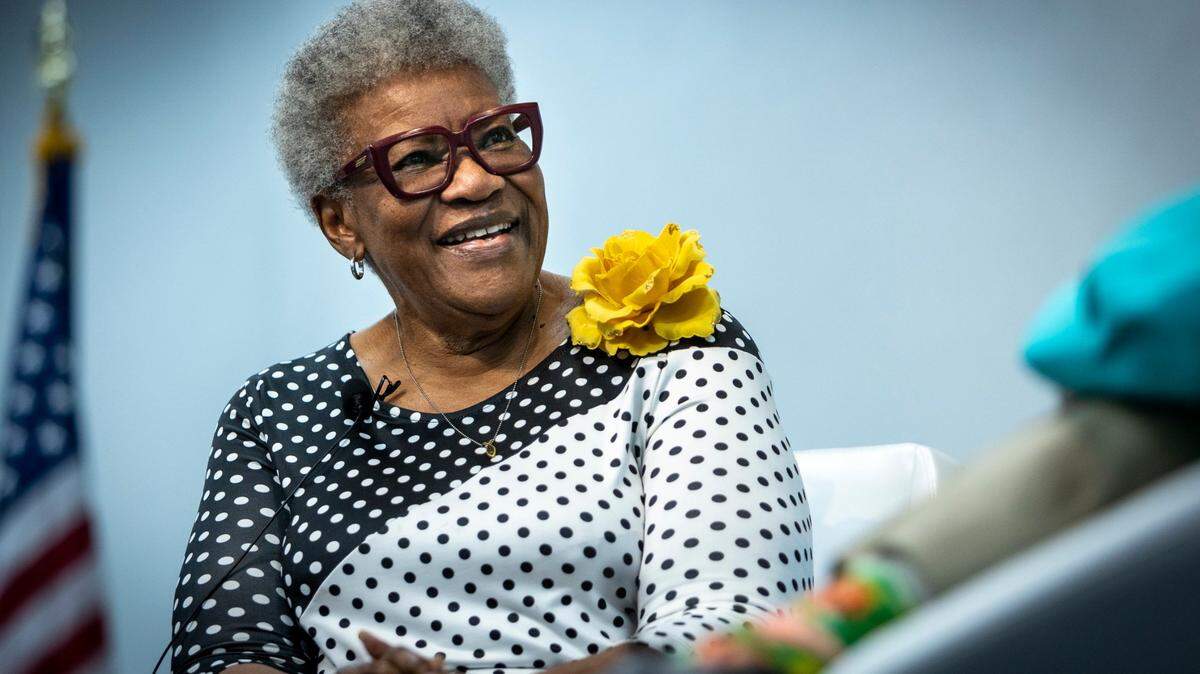 Bea Hines on stage at the North Dade Regional Library in Miami Gardens on Thursday, Feb. 16. In a “fireside chat,” Hines shared her triumphs and tribulations about her years as the Miami Herald’s first female Black reporter. Hines, 85, became a Herald reporter in 1970. Her weekly column now appears in the Neighbors section of the Miami Herald on Sundays.