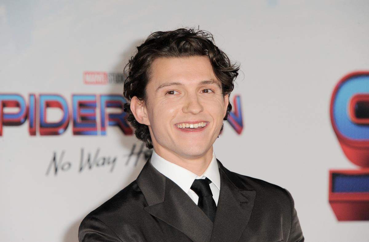 Tom Holland explains why he will disappear after becoming a father.