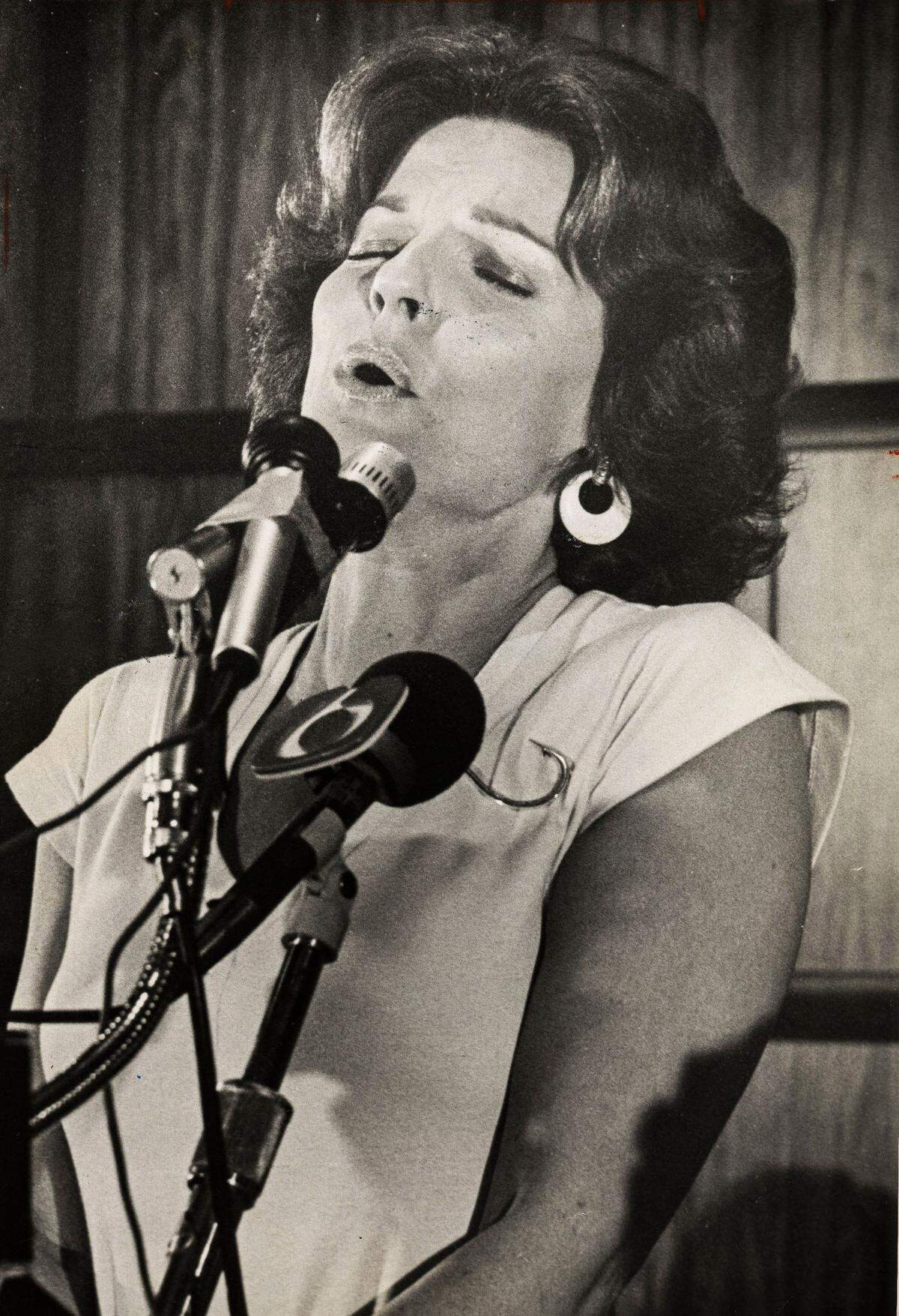 Anita Bryant at gay debate in 1977