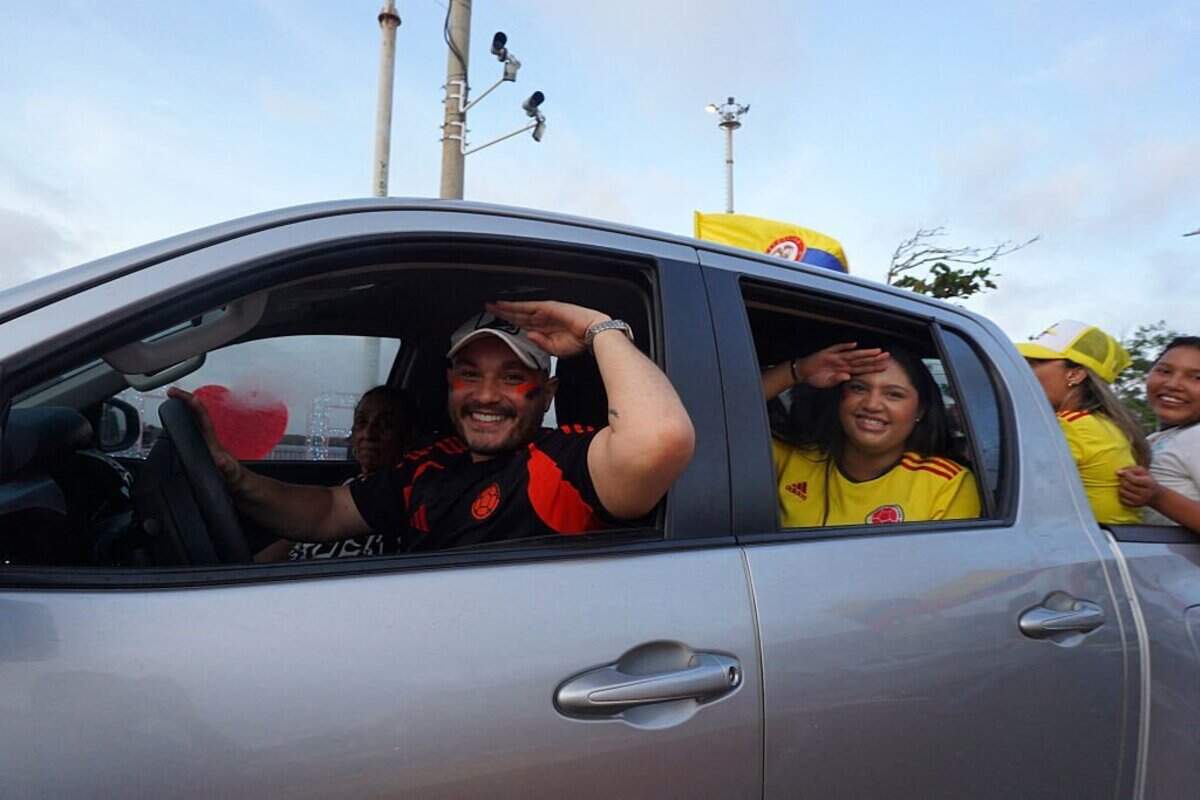 Supporters of Colombia's presidential candidate for the Defensores de la Patria movement, Abelardo de la Espriella, celebrate the results of the presidential runoff election in Barranquilla, Colombia on June 21, 2026. A flamboyant US-backed lawyer who has never held public office narrowly won Colombia's presidential runoff on June 21, swinging the country hard to the right on a promise to wage war against drug-running guerrilla groups. With more than 99 percent of polling centers reporting, Abelardo de la Espriella had 49.67 percent of the vote, an unassailable lead over his rival, left-wing Senator Ivan Cepeda who trailed at 48.69 percent, according to official results. (Photo by Vanexa Romero / AFP via Getty Images)