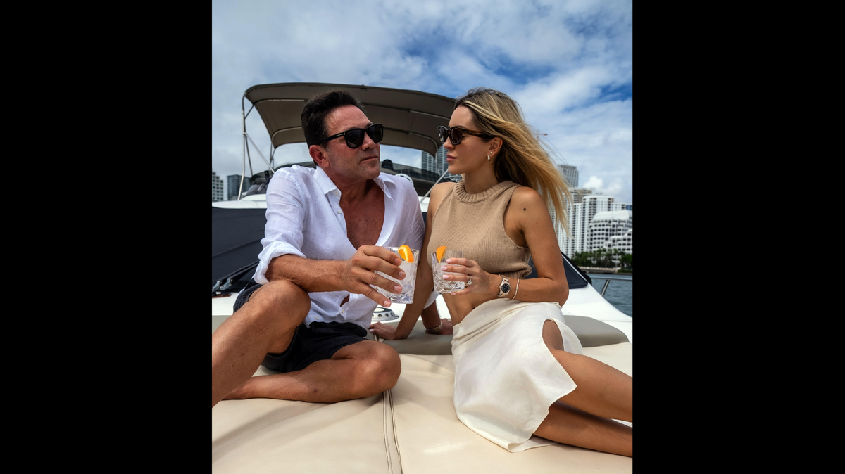 Jordan Belfort y su esposa Cristina Invernizzii.