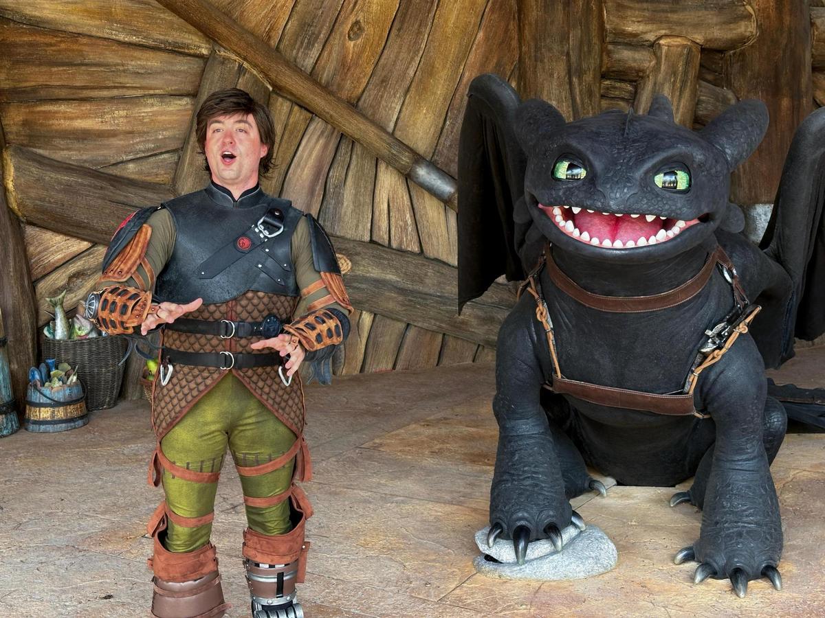 Aspiring dragon trainers can meet — and even pet — Toothless from the How To Train Your Dragon movie franchise at Universal Epic Universe.
