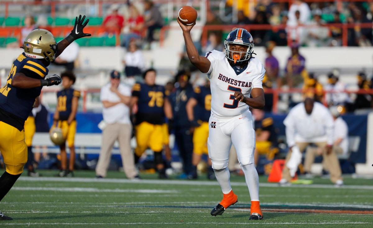 Homestead Broncos quarterback Joshua Townsend (3) passes the ball during the game against St. Thomas Aquinas in the Class 3M state championship at Bragg Memorial Stadium in Tallahassee, Florida, on Saturday, December 9, 2023.