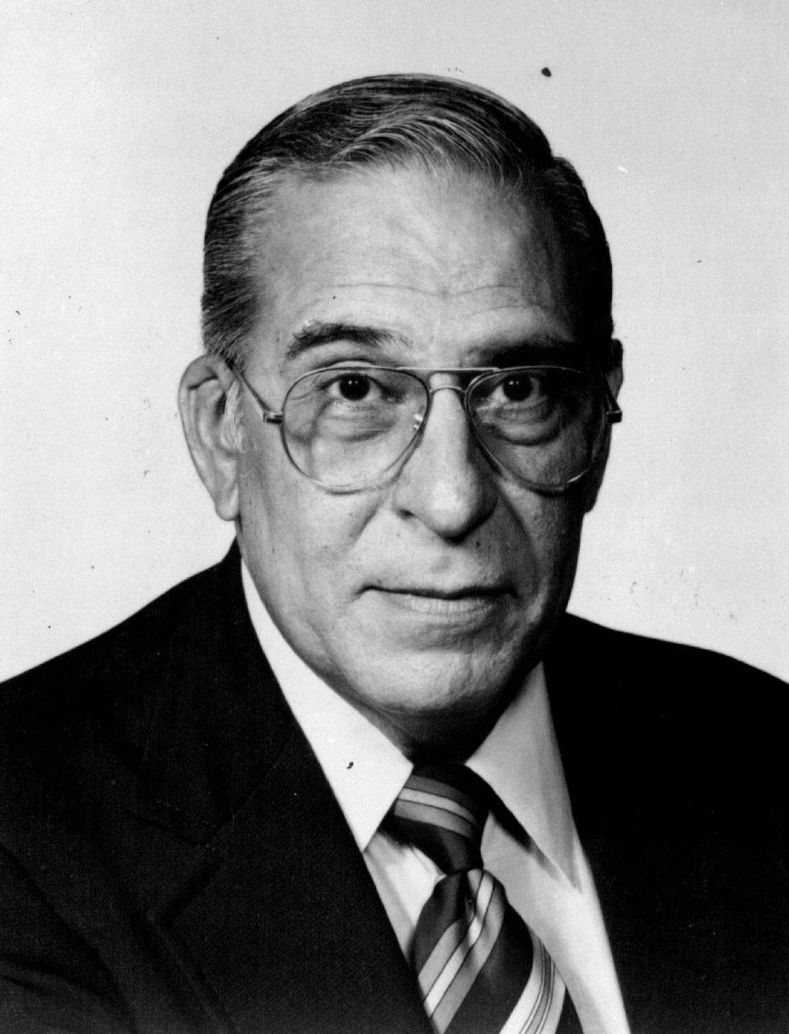 Del Frank, who anchored the mid-day news on WTVJ-Channel 4.