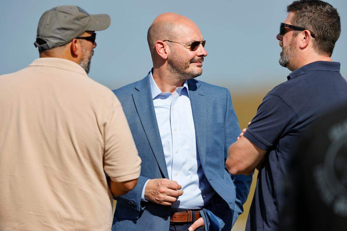 Diplomatic Security Service Miami Field Office special agent Pete Kapoukakis holds court during a dignitary protection training session in Doral that involved local law enforcement and special agents from the U.S. State Department.