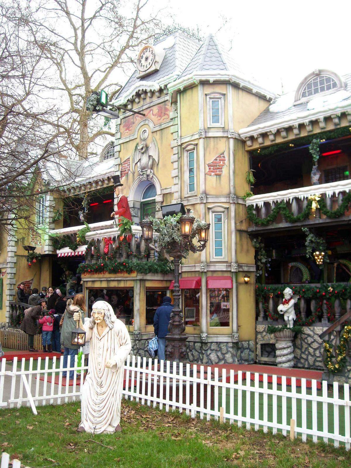 London’s famous Hyde Park hosts a winter fair that includes this fancy haunted house.