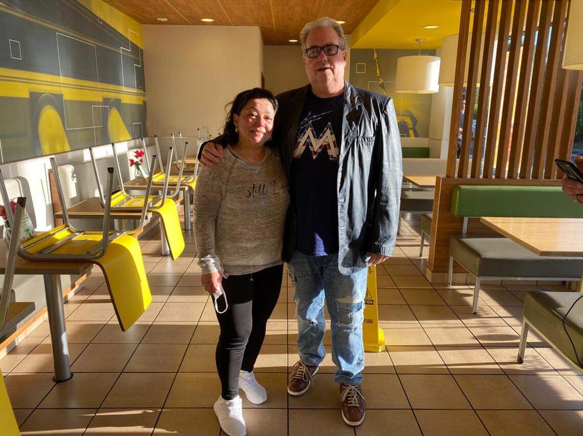 Evelyn Bozon Pappa poses with retired U.S. Customs Service agent Tobias Roche at a McDonald’s after she was released from a federal prison in Tallahassee. Roche and several others helped Bozon, 59, who had been serving a life sentence for drug trafficking.