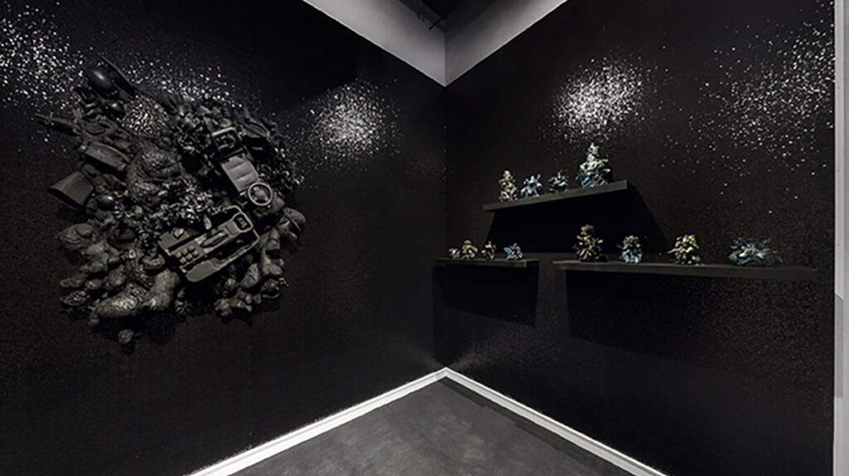The works of Miami artist T. Eliott Mansa, shown in the LnS Gallery in Coconut Grove, owned by Sergio Cernuda.