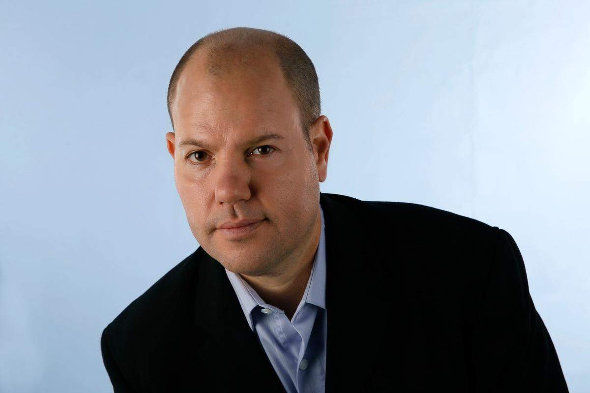 El Nuevo Herald journalist Daniel Shoer Roth.