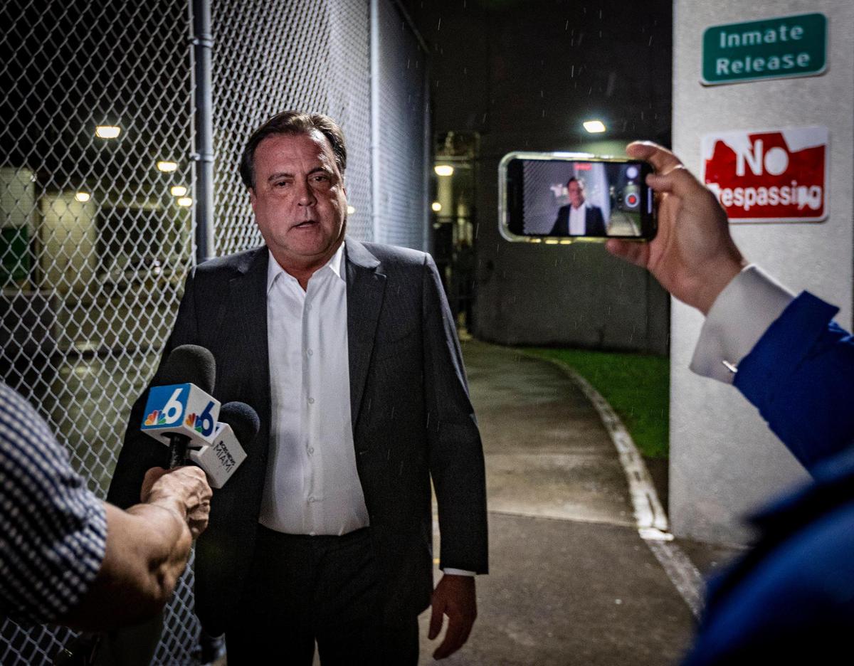 A defiant Alex Díaz de la Portilla speaks to reporters after he was let out of the TGK detention center following his arrest in September of 2023.