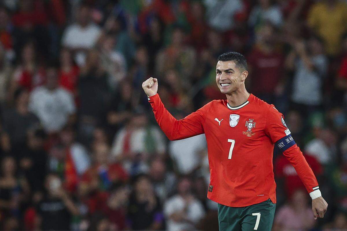 LISBON, PORTUGAL - OCTOBER 14: Cristiano Ronaldo of Portugal celebrates after scoring his team's first goal during the FIFA World Cup 2026 qualifier match between Portugal and Hungary at Estadio Jose Alvalade on October 14, 2025 in Lisbon, Portugal. (Photo by Carlos Rodrigues/Getty Images)