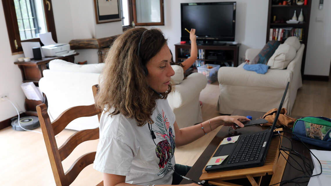Can Adult Tummy Time Actually Fix Tech Neck? What Physical Therapists Want You to Know