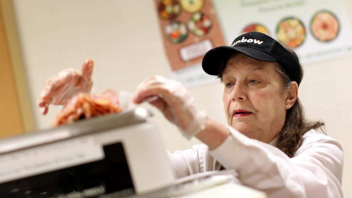 The U.S. Department of Labor reports that the economic downturn, workplace flexibility and aging Baby Boomers are contributing to people working longer.