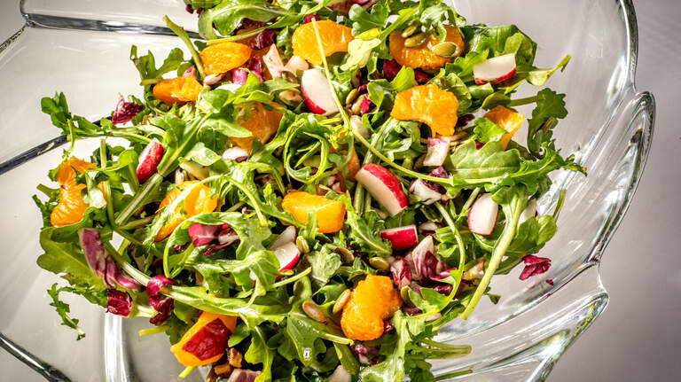 This fresh, summery salad is bursting with Palestinian flavor