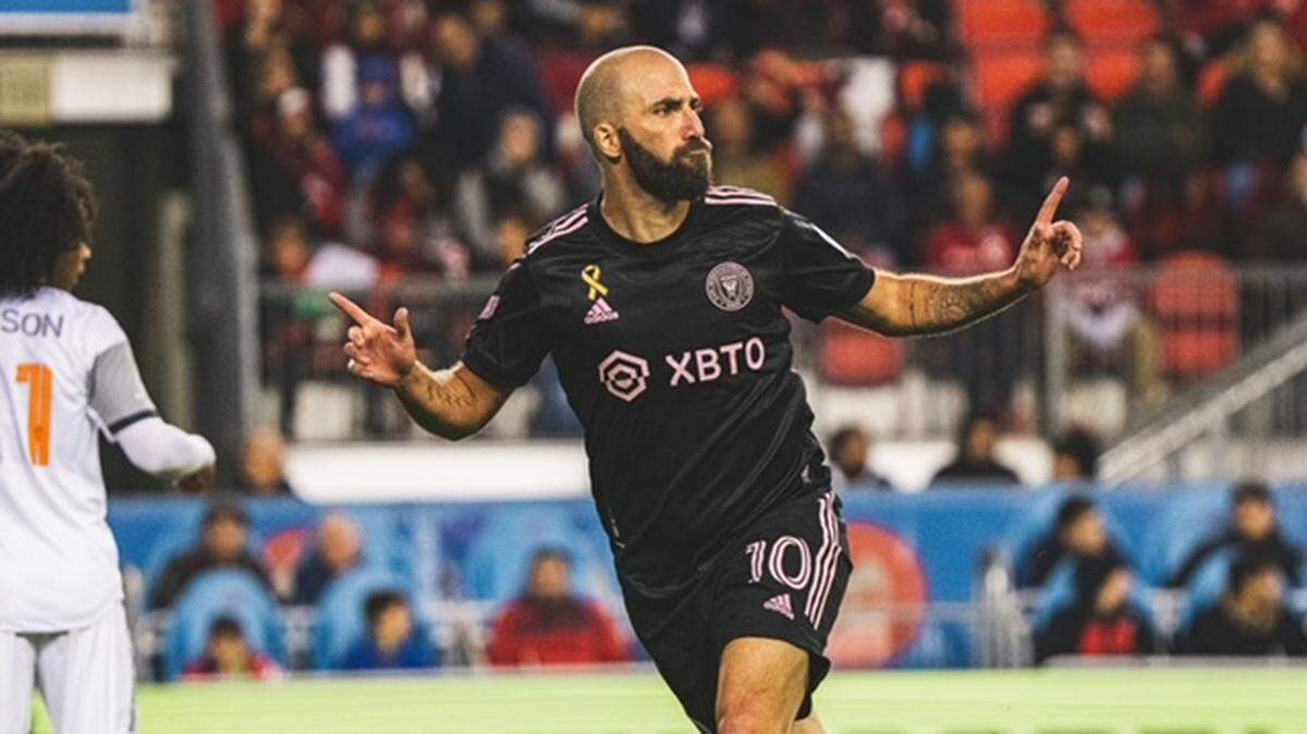 Gonzalo Higuain celebrates his 86th minute goal, which sealed Inter Miami’s 1-0 road win at Toronto FC and kept the team’s playoff hopes alive.