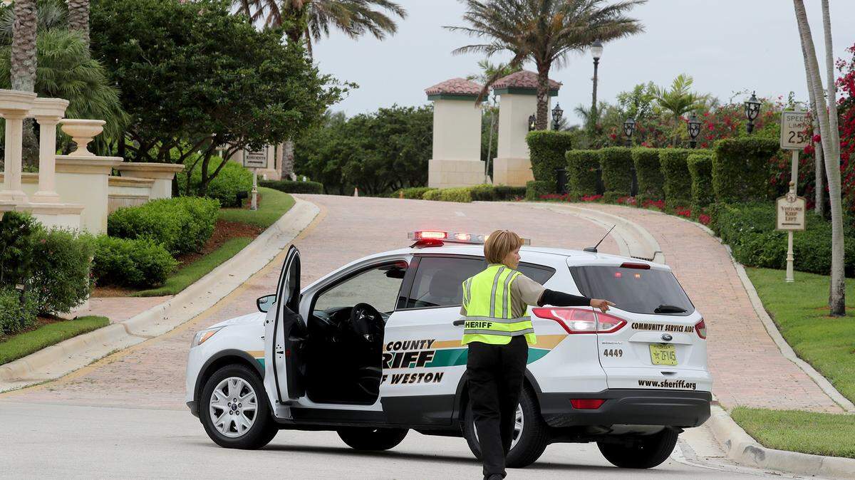 Police were on the scene of what they called a murder/attempted suicide at Windmill Reserve at Weston.  Mike Stocker, South Florida Sun Sentinel
