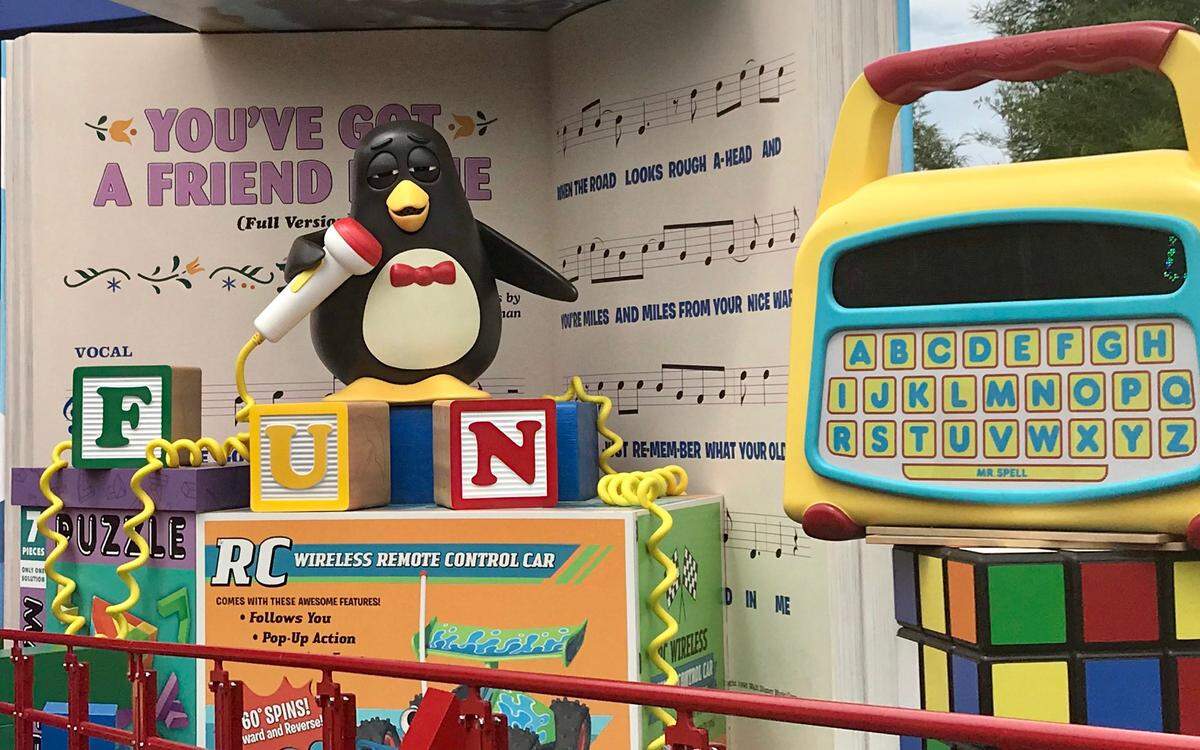 Is that Wheezy or Robert Goulet singing "You've Got a Friend in Me" at the end of the Slinky Dog Dash?