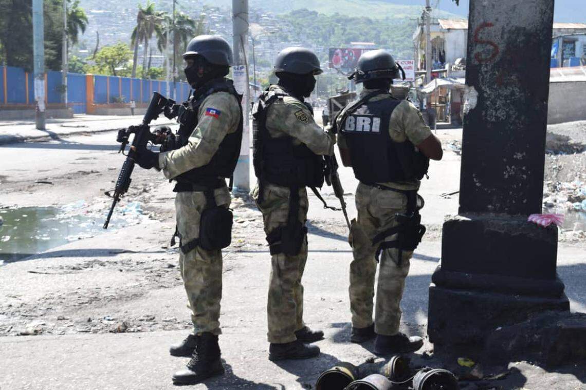 In late November 2018, Haiti National Police, with help of its community policing unit, managed to gain access to Village de Dieu, a Port-au-Prince slum. Police spent two months inside. Today, they cannot even approach the entrance as the slum becomes a kidnappers’ lair.