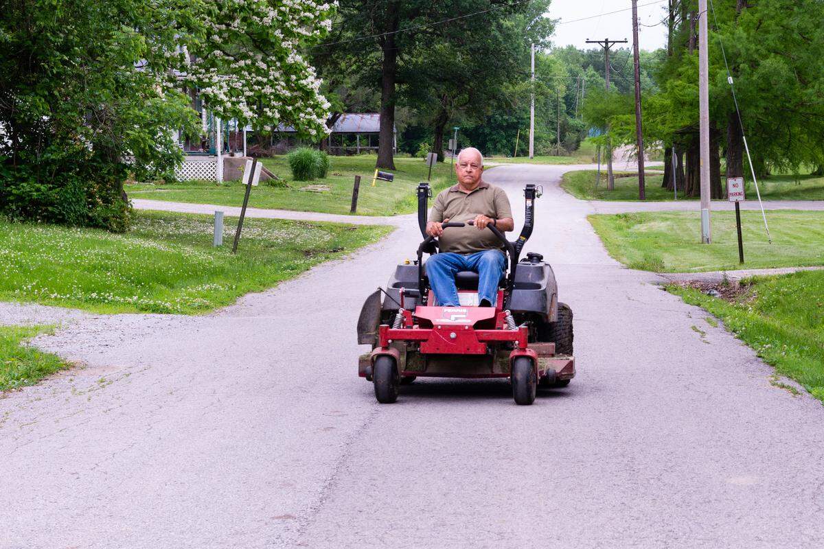 Sweet Springs Mayor Francis Vaught is among the local officials who feel a sense of betrayal since the closure of I-70 Community Hospital. “We were robbed,” he says. (Heidi de Marco/KHN)