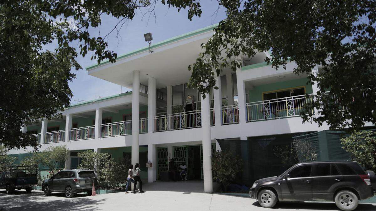 St. Damien Pediatric Hospital in Port-au-Prince offers the only cancer program for kids in Haiti. There are just 10 hospital beds and the cutoff age is 14.