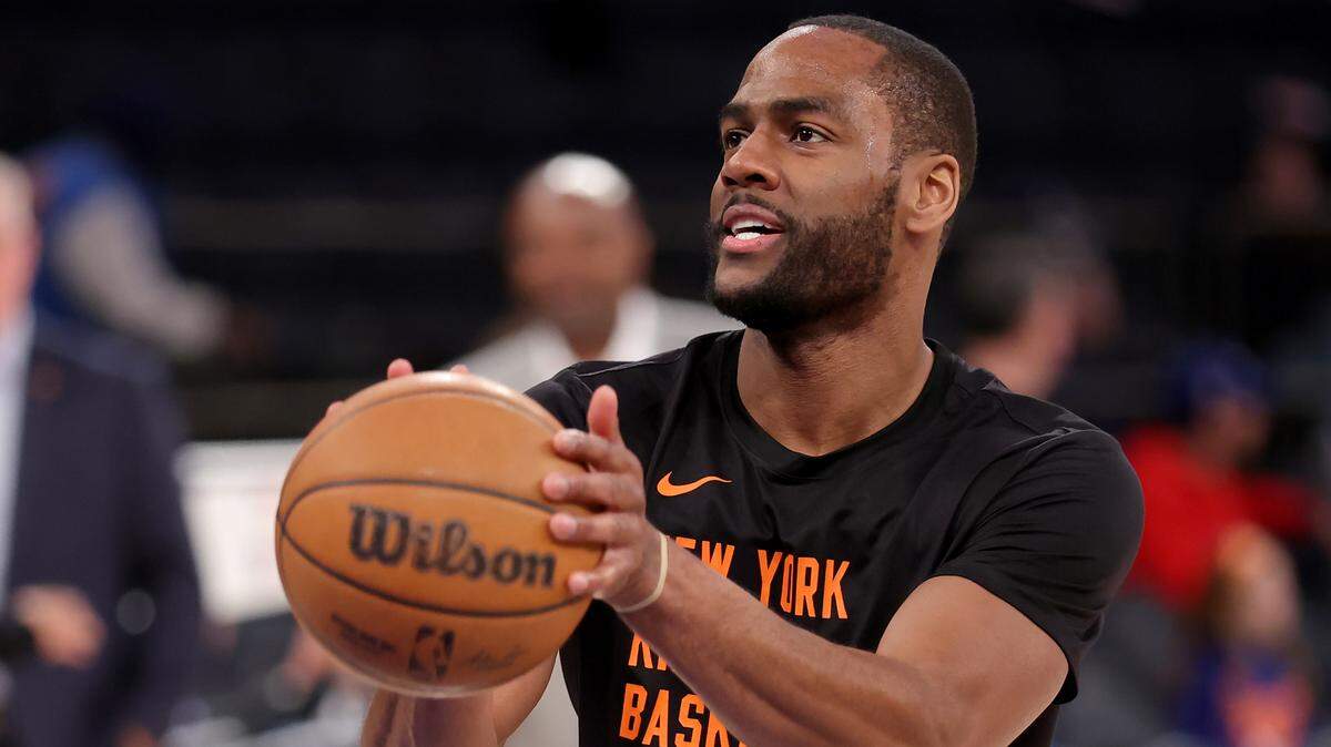 New York Knicks guard Alec Burks (18) warms up before a game against the Philadelphia 76ers at Madison Square Garden.