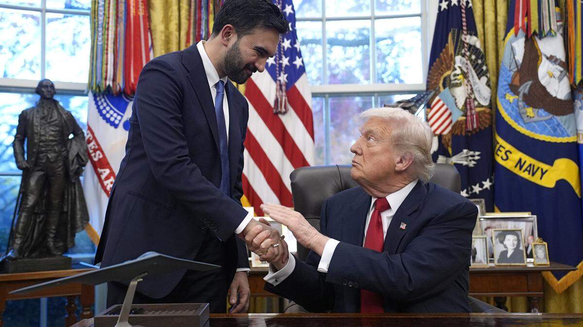 U.S. President Donald Trump meets with New York City mayor-elect Zohran Mamdani in the Oval Office at the White House in Washington, D.C., on Nov. 21, 2025. (Yuri Gripas/ABACAPRESS.COM/TNS)