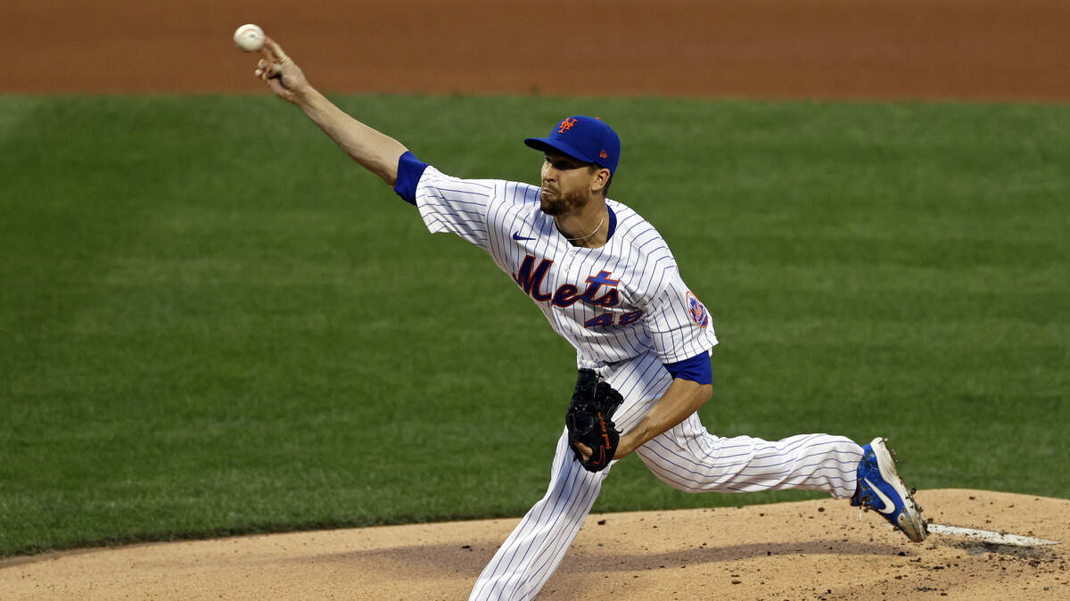 Jacob deGrom #48 of the New York Mets pitches during the first inning against the Miami Marlins at Citi Field on August 26, 2020 in the Flushing neighborhood of the Queens borough of New York City.