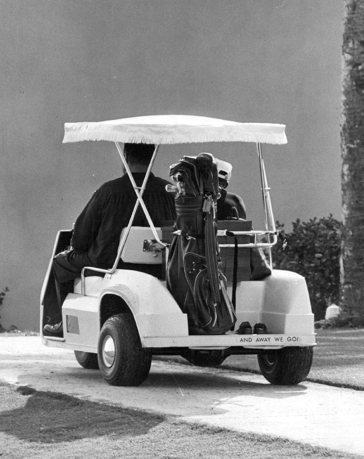 In 1964, comedian Jackie Gleason heads to the Doral golf course in his special cart, equipped with TV set, bar and walkie-talkie. He quit after nine holes to work on his TV series.