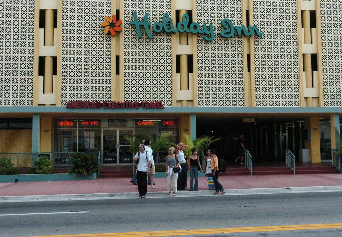 In 2004, the Holiday Inn at 2201 Collins Ave in in Miami Beach.