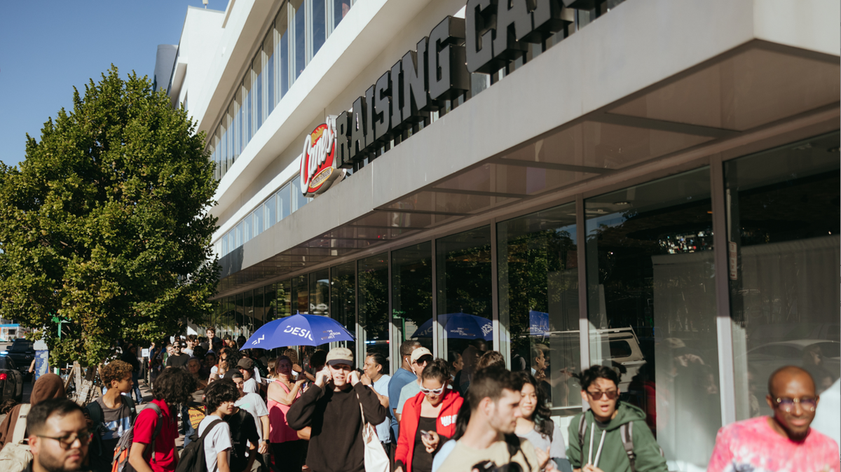 When it opened in Miami Beach, the fast-food chicken restaurant Raising Cane’s drew a crowd. Now the brand is opening its first restaurant in Broward County.