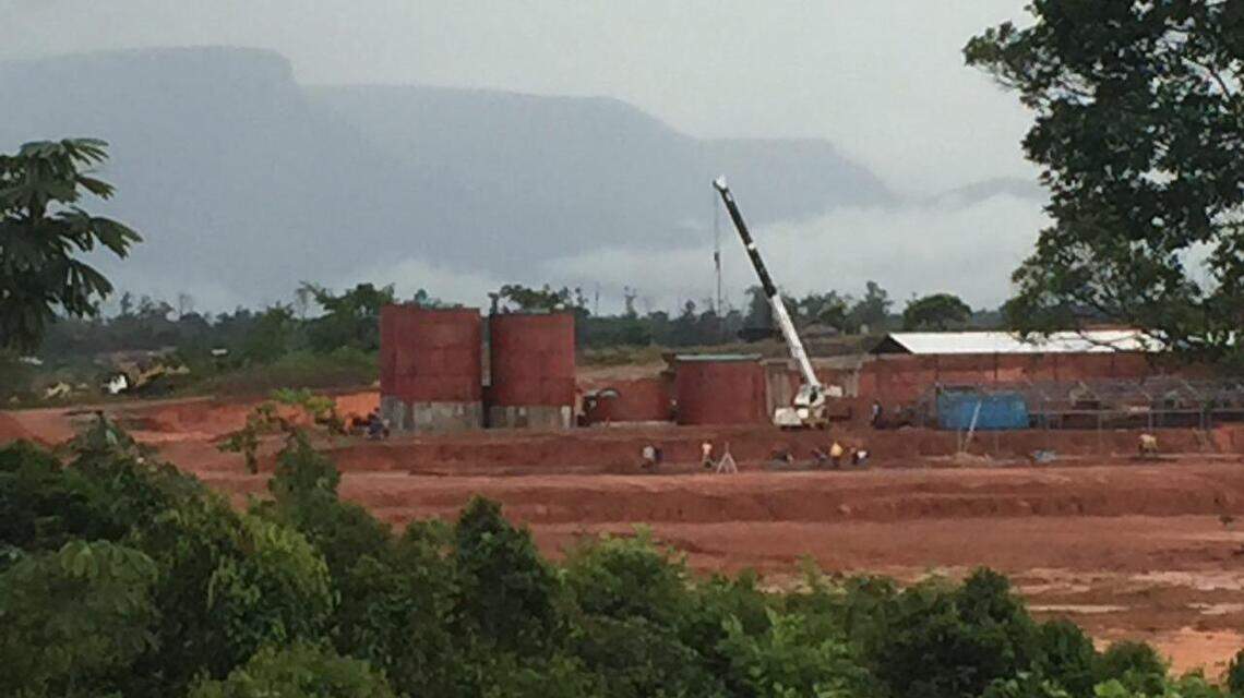 Despite U.S. sanctions, a South Florida businessman is linked to Venezuela’s gold industry