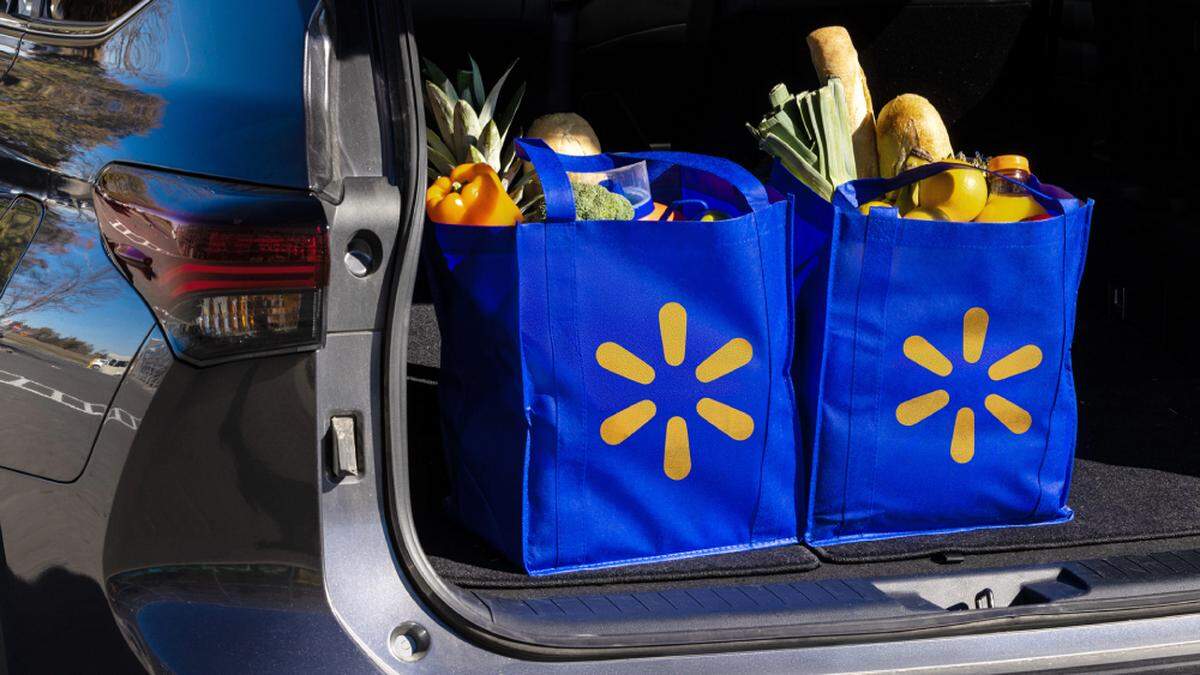 There was an inspection problem at a Walmart Supercenter’s grocery.