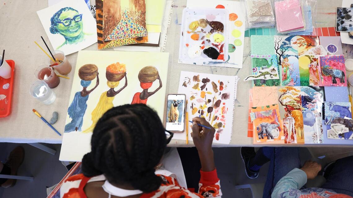 Retirees find joy and community at this art class at a Miami museum