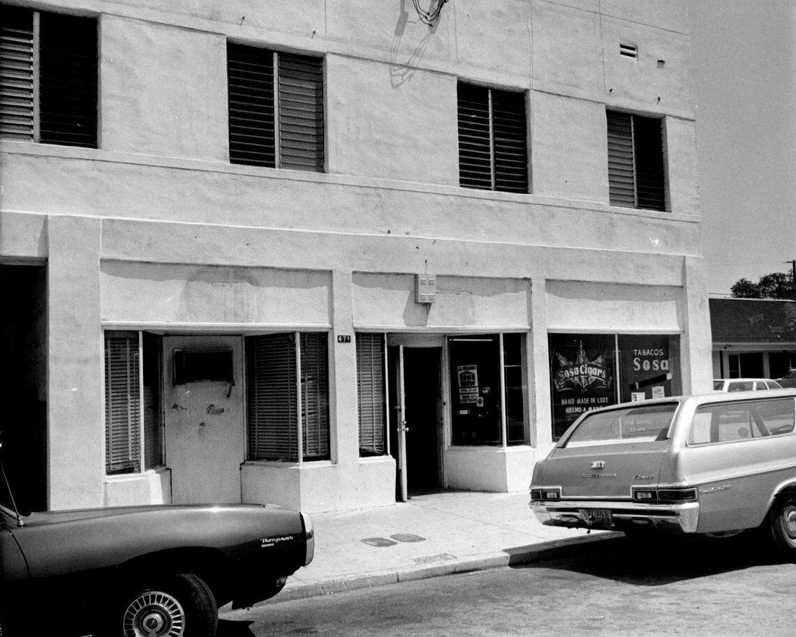 Storefronts at 471 SW Eighth St. in 1970.