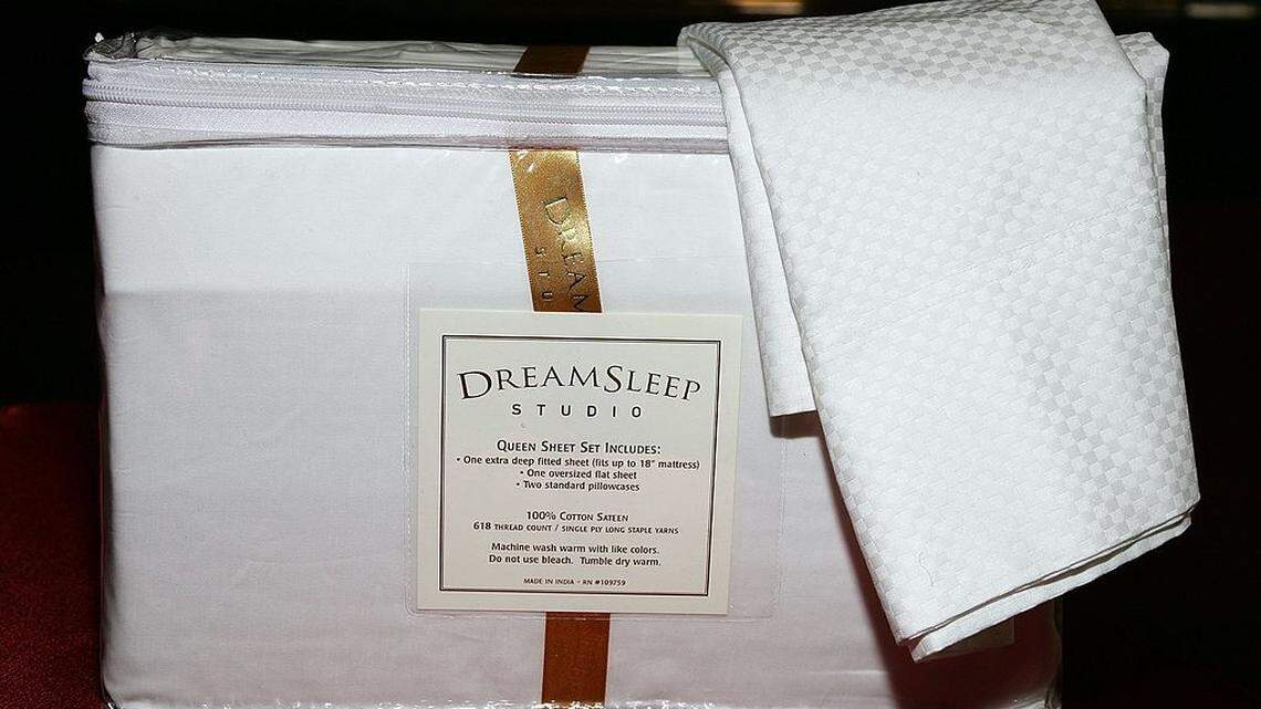 Cotton sheets, GOTS certification and thread count — a practical guide for parents shopping for eczema-prone and sensitive skin.