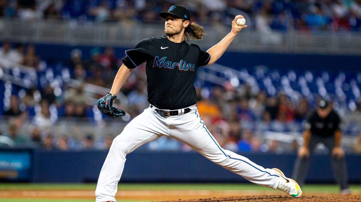 Miami Marlins pitcher Steven Okert (48) throws the ball during the eighth inning of an MLB game against the New York Mets at loanDepot park in the Little Havana neighborhood of Miami, Florida, on Friday, September 9, 2022.