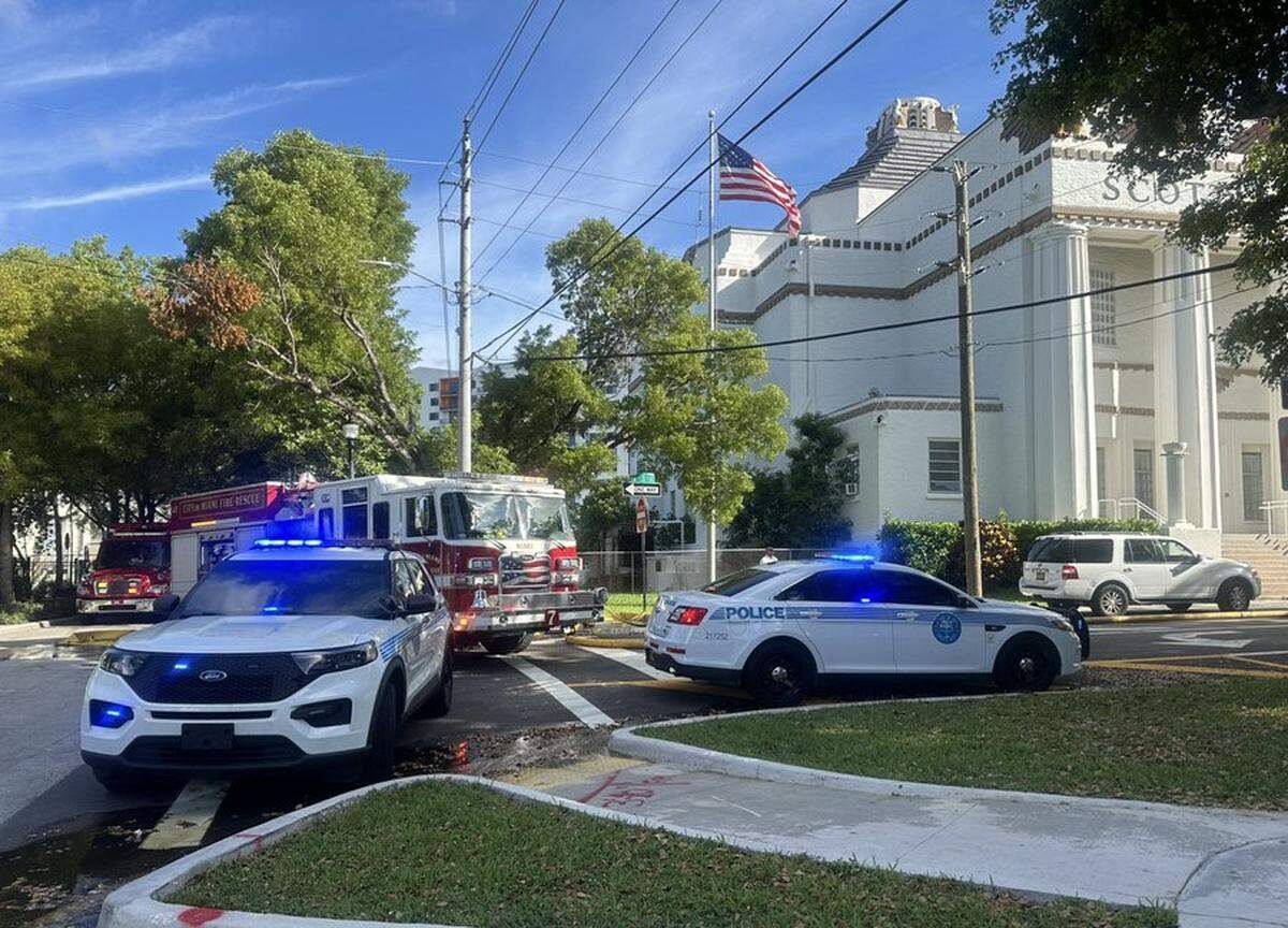 Miami police and Miami Fire Rescue at the scene of the fire at the Temple Court Apartments, 431 NW Third St.