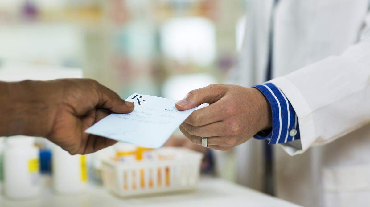 ¿DEBERÍA LA Florida permitir que los farmacéuticos asuman más responsabilidades en la salud de los pacientes?