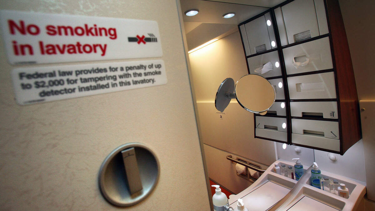 airplane bathroom etiquette