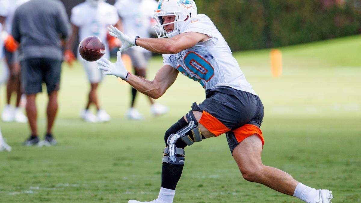 Miami Dolphins tight end Tanner Conner (80) catches a pass during NFL football training camp at Baptist Health Training Complex in Hard Rock Stadium on Wednesday, September 7, 2022 in Miami Gardens, Florida.