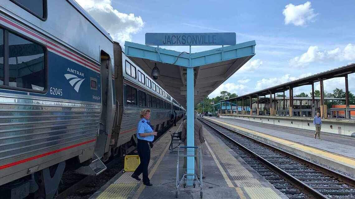 4 hurt after Amtrak stalls in Florida — stranding passengers for hours, officials say