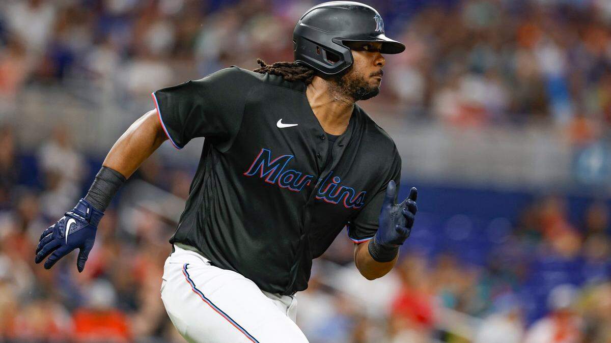 Miami Marlins first baseman Josh Bell (9) doubles in the third inning against the Houston Astros at loanDepot park in Miami on Wednesday, August 16, 2023.