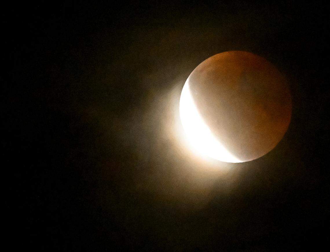 blood moon total lunar eclipse